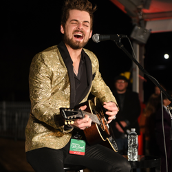 Chase Bryant performed a few songs at the Lighting Ceremony.