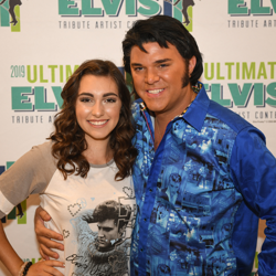 Semifinalist Al Joslin took countless photos with fans!