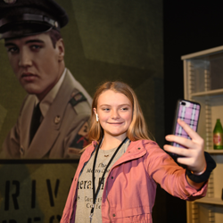 "General Hospital" fans had fun learning about Elvis.