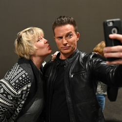 Steve Burton, king of selfies.